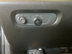 Used 2024  GMC Terrain FWD 4dr SLE at Camacho Mitsubishi near Palmdale&comma; CA