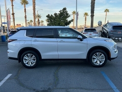 New 2026  Mitsubishi Outlander SE FWD at Camacho Mitsubishi near Palmdale&comma; CA