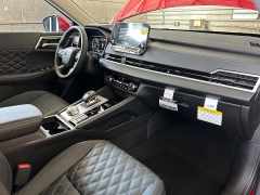 New 2025 Mitsubishi Outlander Plug-In Hybrid SEL S-AWC at Camacho Mitsubishi near Palmdale, CA