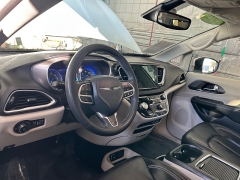 Used 2023  Chrysler Pacifica Touring L FWD at Camacho Mitsubishi near Palmdale&comma; CA