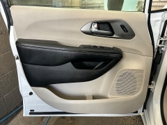 Used 2022  Chrysler Pacifica Touring L FWD at Camacho Mitsubishi near Palmdale&comma; CA