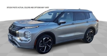  2024 Mitsubishi Outlander SE FWD at Camacho Mitsubishi near Palmdale&comma; CA