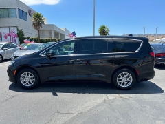 Used 2025  Chrysler Pacifica Select FWD at Camacho Mitsubishi near Palmdale&comma; CA