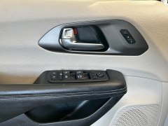 Used 2023  Chrysler Pacifica Touring L FWD at Camacho Mitsubishi near Palmdale&comma; CA