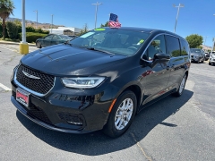 Used 2025  Chrysler Pacifica Select FWD at Camacho Mitsubishi near Palmdale&comma; CA