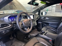Used 2025  Chrysler Pacifica Select FWD at Camacho Mitsubishi near Palmdale&comma; CA