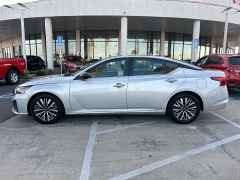 Used 2024  Nissan Altima 2&period;5 SV Sedan at Camacho Mitsubishi near Palmdale&comma; CA