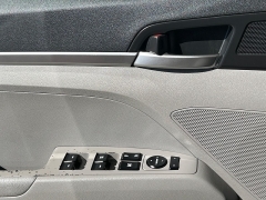 Used 2020  Hyundai Elantra 4d Sedan SE at Camacho Mitsubishi near Palmdale&comma; CA