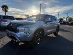 New 2025 Mitsubishi Outlander Plug-In Hybrid SE S-AWC at Camacho Mitsubishi near Palmdale, CA