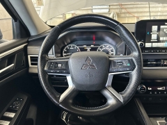 Used 2024  Mitsubishi Outlander SE FWD at Camacho Mitsubishi near Palmdale&comma; CA
