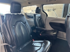 Used 2022  Chrysler Pacifica Touring L FWD at Camacho Mitsubishi near Palmdale&comma; CA