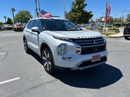 New 2026 Mitsubishi Outlander SE FWD at Camacho Mitsubishi near Palmdale, CA