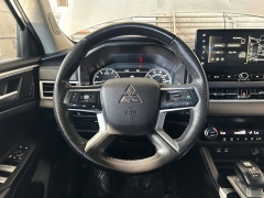 Used 2025  Mitsubishi Outlander SE FWD at Camacho Mitsubishi near Palmdale&comma; CA