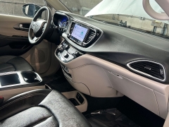 Used 2024  Chrysler Pacifica Touring L FWD at Camacho Mitsubishi near Palmdale&comma; CA