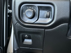 Used 2024  Ram 1500 2WD Laramie Crew Cab 5'7" Box at Camacho Mitsubishi near Palmdale&comma; CA