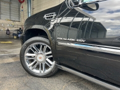 Used 2013  Cadillac Escalade ESV 4d SUV RWD Platinum at Camacho Mitsubishi near Palmdale&comma; CA