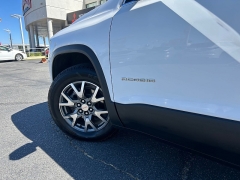 Used 2023  GMC Acadia AWD 4dr SLT at Camacho Mitsubishi near Palmdale&comma; CA