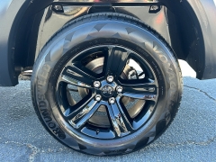 Used 2024  Ram 1500 Classic 4WD Warlock Crew Cab 5'7" Box at Camacho Mitsubishi near Palmdale&comma; CA