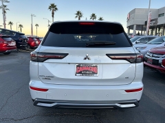 New 2026  Mitsubishi Outlander SE FWD at Camacho Mitsubishi near Palmdale&comma; CA