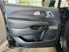 Used 2025  Chrysler Pacifica Select FWD at Camacho Mitsubishi near Palmdale&comma; CA