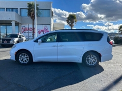 Used 2022  Chrysler Pacifica Touring L FWD at Camacho Mitsubishi near Palmdale&comma; CA