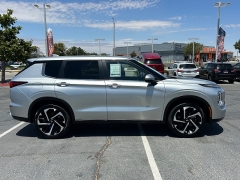 Used 2024  Mitsubishi Outlander SE S-AWC at Camacho Mitsubishi near Palmdale&comma; CA