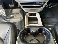 Used 2024  Chrysler Pacifica Touring L FWD at Camacho Mitsubishi near Palmdale&comma; CA