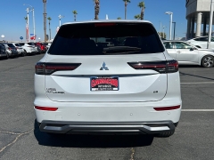 New 2026  Mitsubishi Outlander FWD at Camacho Mitsubishi near Palmdale&comma; CA