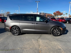 Used 2019  Chrysler Pacifica 4d Wagon Touring Plus at Camacho Mitsubishi near Palmdale, CA