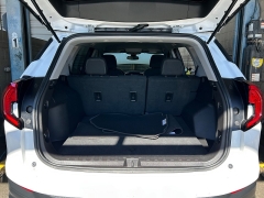 Used 2024  GMC Terrain FWD 4dr SLE at Camacho Mitsubishi near Palmdale&comma; CA