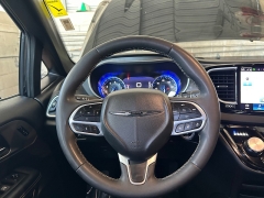 Used 2025  Chrysler Pacifica Select FWD at Camacho Mitsubishi near Palmdale&comma; CA