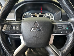 Used 2024  Mitsubishi Outlander SE FWD at Camacho Mitsubishi near Palmdale&comma; CA