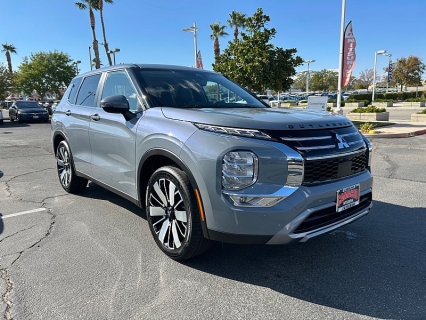 New 2025 Mitsubishi Outlander SE FWD w/Tech Pkg at Camacho Mitsubishi near Palmdale, CA