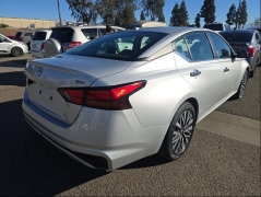 Used 2024  Nissan Altima 2&period;5 SV Sedan at Camacho Mitsubishi near Palmdale&comma; CA
