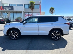 Used 2023  Mitsubishi Outlander Plug-In Hybrid SE S-AWC at Camacho Mitsubishi near Palmdale, CA