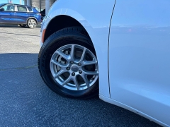 Used 2022  Chrysler Pacifica Touring L FWD at Camacho Mitsubishi near Palmdale&comma; CA