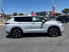 Used 2024  Mitsubishi Outlander SE FWD at Camacho Mitsubishi near Palmdale&comma; CA