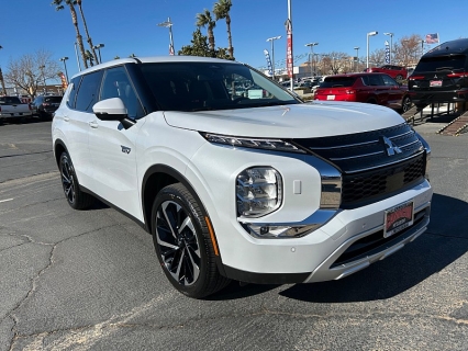 New 2025 Mitsubishi Outlander Plug-In Hybrid SE S-AWC at Camacho Mitsubishi near Palmdale, CA