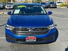 Used 2024  Volkswagen Jetta SE Auto at Camacho Mitsubishi near Palmdale&comma; CA