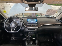 Used 2020  Nissan Altima 4d Sedan FWD 2.5L Platinum at Camacho Mitsubishi near Palmdale, CA