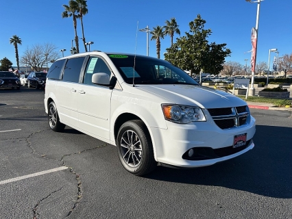 2017 Dodge Grand Caravan SXT's photo