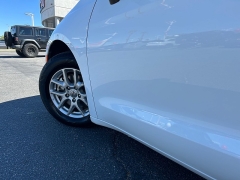 Used 2024  Chrysler Pacifica Touring L FWD at Camacho Mitsubishi near Palmdale&comma; CA