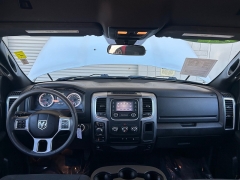 Used 2024  Ram 1500 Classic 4WD Warlock Crew Cab 5'7" Box at Camacho Mitsubishi near Palmdale&comma; CA