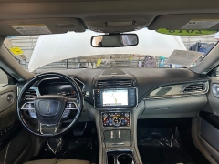 Used 2018  Lincoln Continental 4d Sedan AWD Reserve at Camacho Mitsubishi near Palmdale&comma; CA