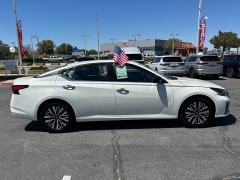 Used 2025  Nissan Altima SV FWD at Camacho Mitsubishi near Palmdale&comma; CA
