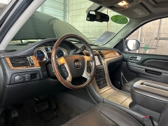 Used 2013  Cadillac Escalade ESV 4d SUV RWD Platinum at Camacho Mitsubishi near Palmdale&comma; CA