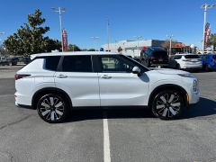 New 2026  Mitsubishi Outlander FWD at Camacho Mitsubishi near Palmdale&comma; CA