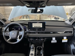 New 2025 Mitsubishi Outlander SE FWD w/Tech Pkg at Camacho Mitsubishi near Palmdale, CA
