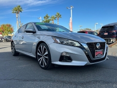  2020 Nissan Altima 4d Sedan FWD 2.5L Platinum at Camacho Mitsubishi near Palmdale, CA