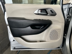 Used 2024  Chrysler Pacifica Touring L FWD at Camacho Mitsubishi near Palmdale&comma; CA